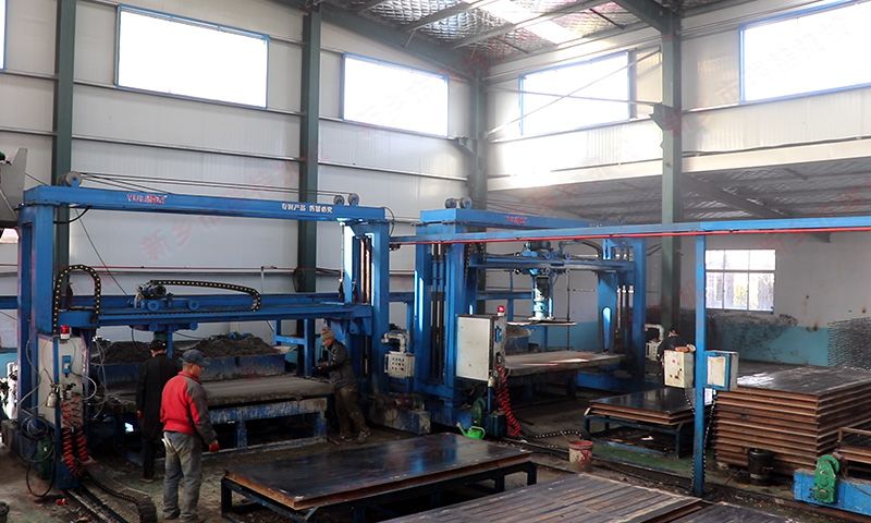 Why is the production line for mechanism leakage boards usually equipped with steel molds